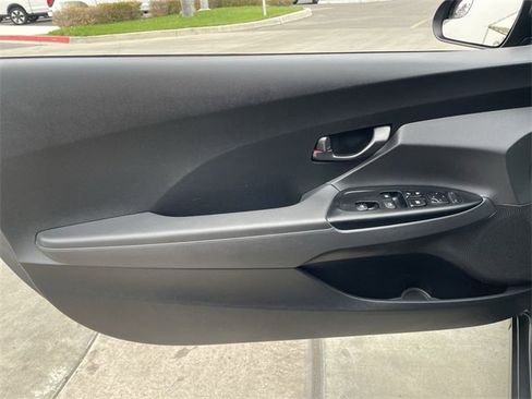 Used 2019 Hyundai Veloster 2.0 image 19