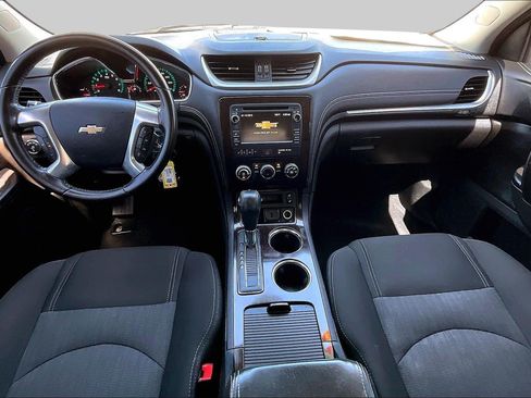 Used 2017 Chevrolet Traverse LT w/ Style and Technology Package FWD image 14