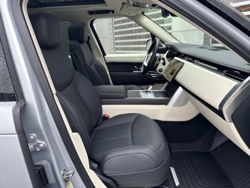 Certified 2024 Land Rover Range Rover SE AWD/4WD image 10