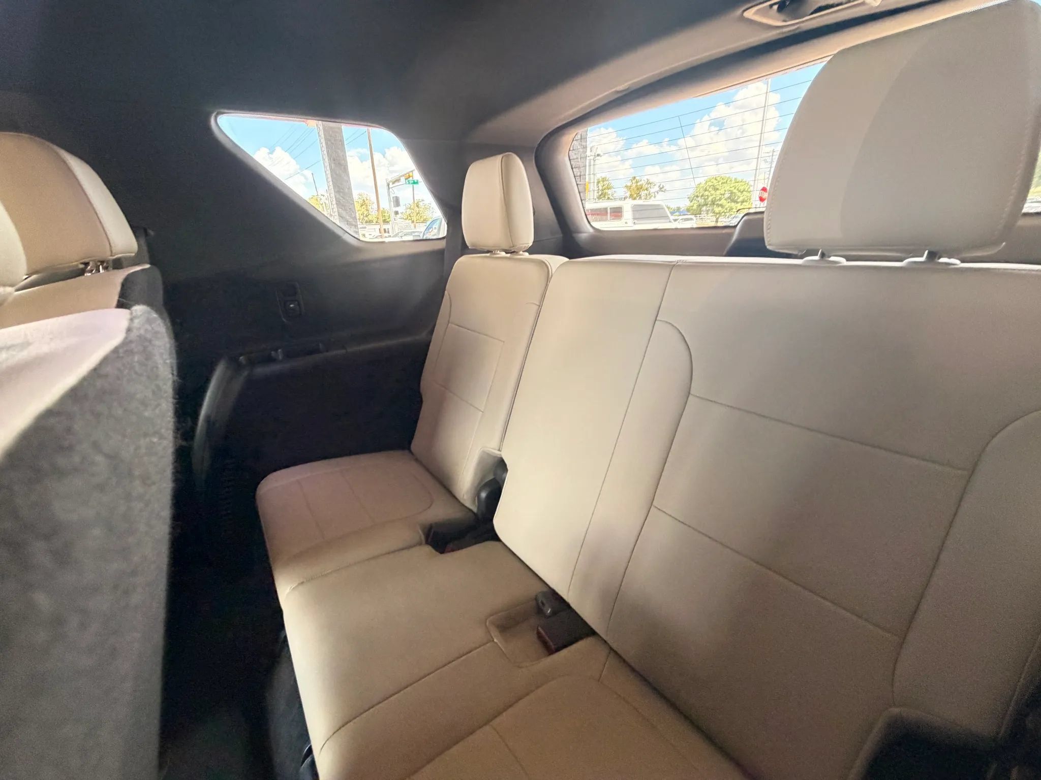 Used 2022 Chevrolet Traverse LT w/ LT Premium Package FWD image 26