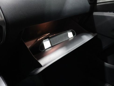 Used 2022 Kia Sorento LX image 29