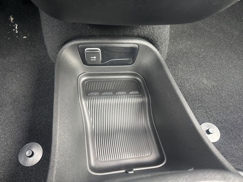 New 2026 Chrysler Pacifica Select image 30