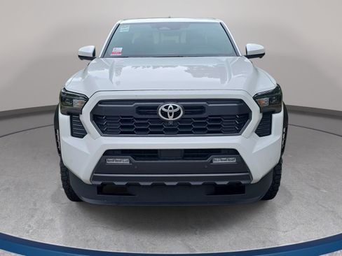 Certified 2025 Toyota Tacoma TRD Off-Road w/ TRD Off Road Premium Package AWD/4WD image 2