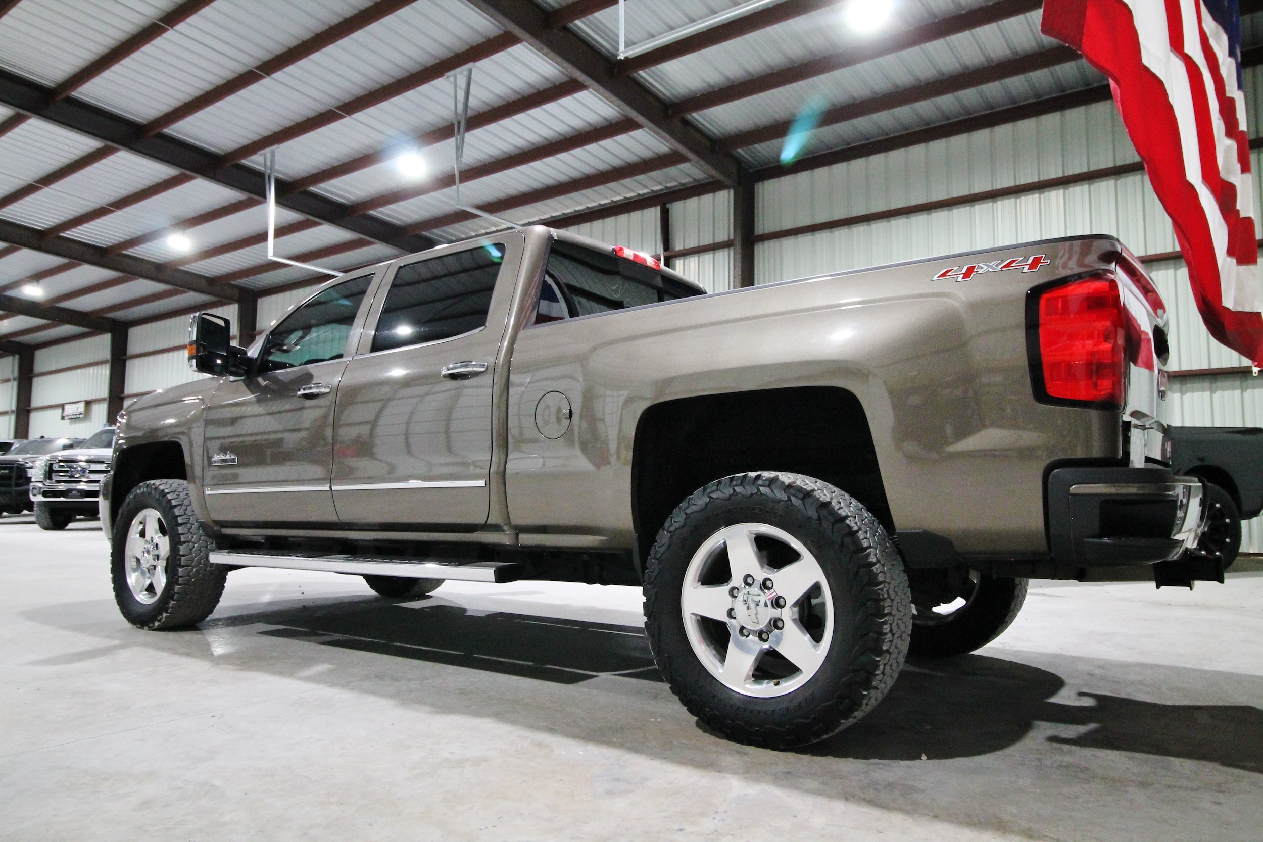 Used 2015 Chevrolet Silverado 2500 High Country w/ Duramax Plus Package AWD/4WD image 8