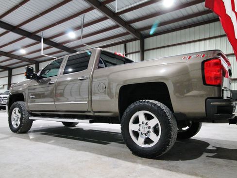 Used 2015 Chevrolet Silverado 2500 High Country AWD/4WD image 8