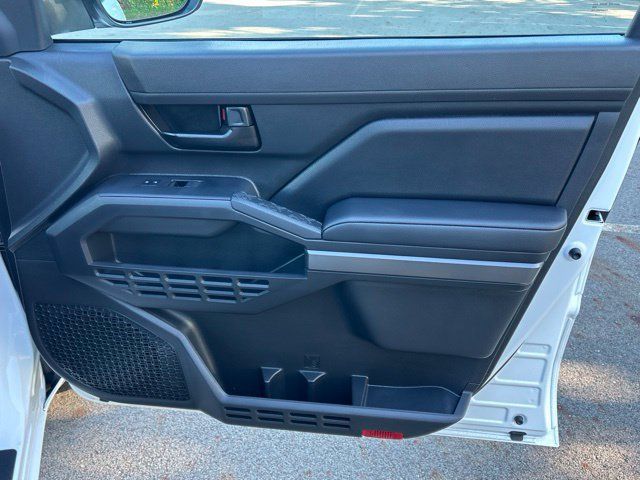 Used 2025 Toyota Tacoma SR5 AWD/4WD image 29