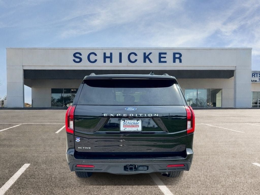 Used 2025 Ford Expedition Active AWD/4WD image 4