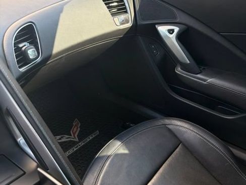 Used 2018 Chevrolet Corvette Stingray Coupe w/ Carbon Flash Badge Package RWD image 7