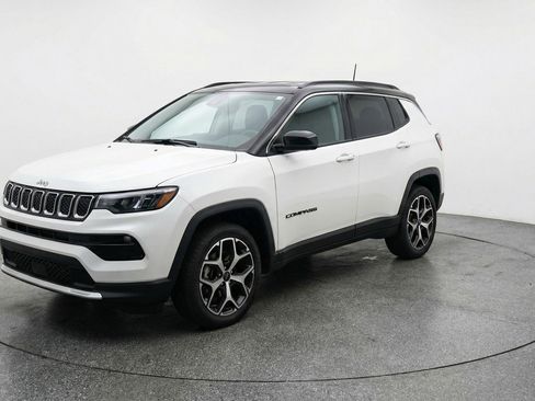 Used 2025 Jeep Compass Limited AWD/4WD image 3