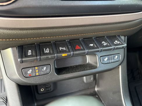 Used 2022 GMC Canyon 4x4 Crew Cab AT4 w/ Driver Alert Package image 21