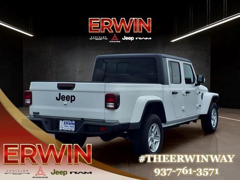 Used 2023 Jeep Gladiator Sport AWD/4WD image 3