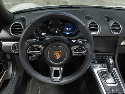 Used 2021 Porsche 718 Boxster RWD image 40