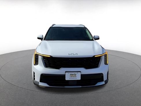 Used 2024 Kia Sorento S image 4