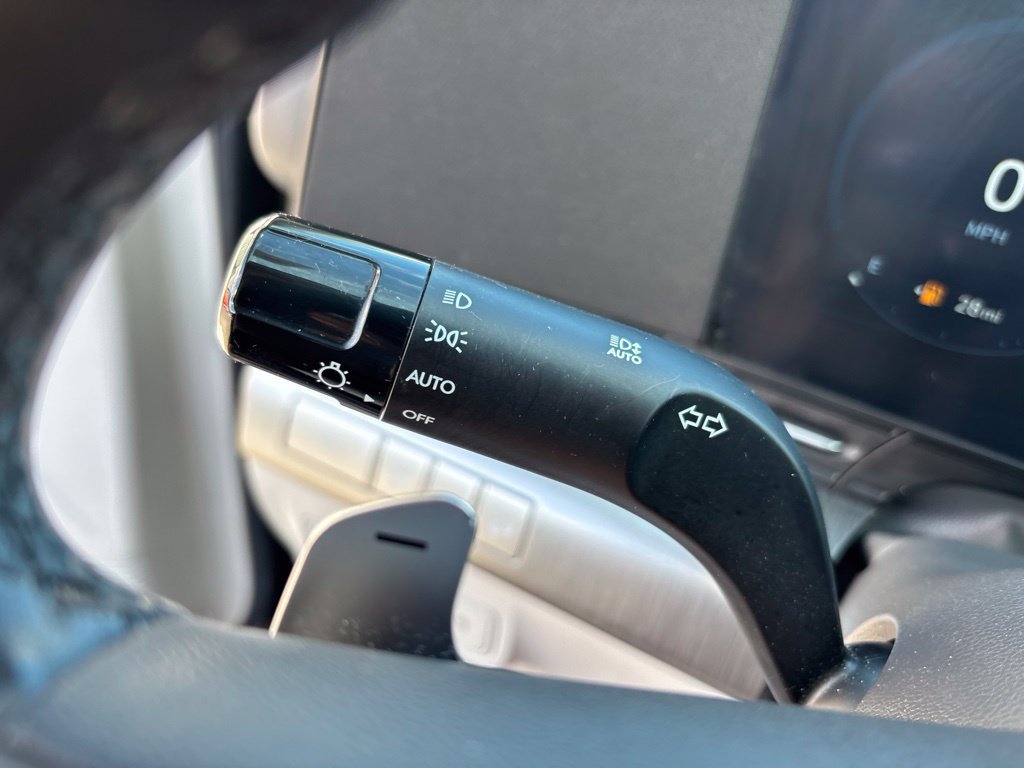 Used 2024 Hyundai Kona Limited AWD/4WD image 31