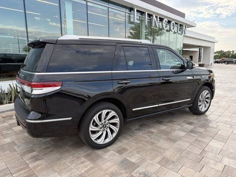 Used 2022 Lincoln Navigator Reserve RWD image 2