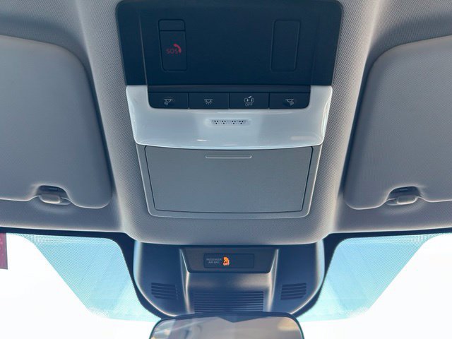 Used 2025 Nissan Rogue SV AWD/4WD image 12