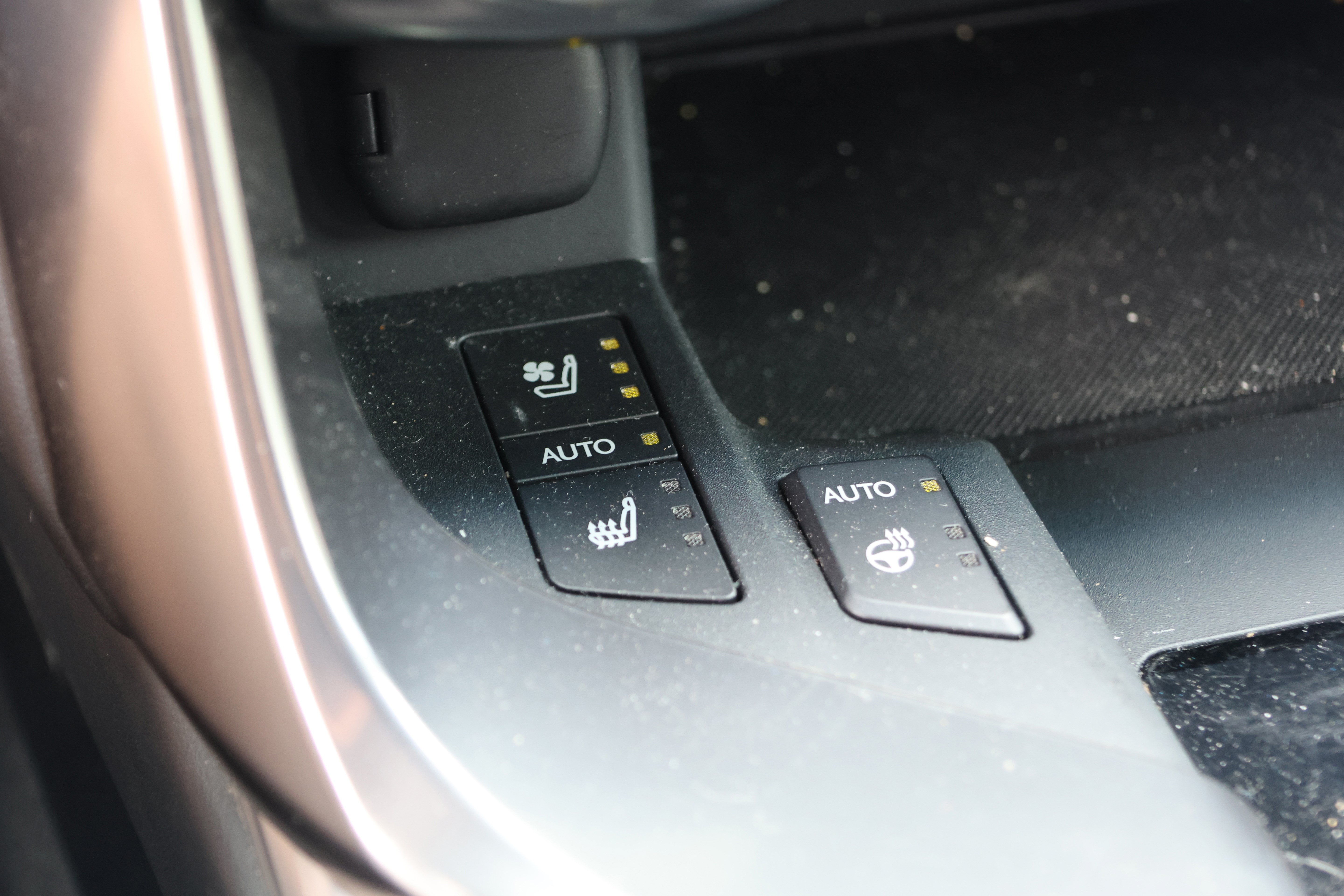 Used 2023 Lexus LX 600 F Sport w/ Accessory Package (Z1) AWD/4WD image 29