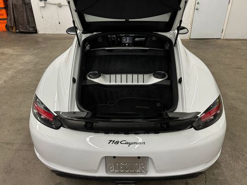 Used 2018 Porsche 718 Cayman RWD image 12