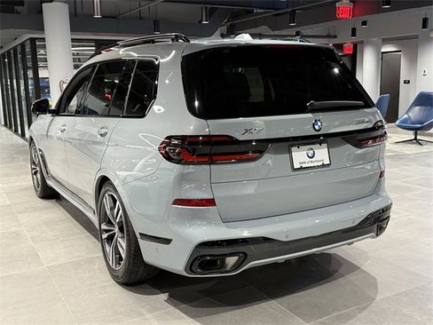 Used 2026 BMW X7 xDrive40i w/ M Sport Package image 7