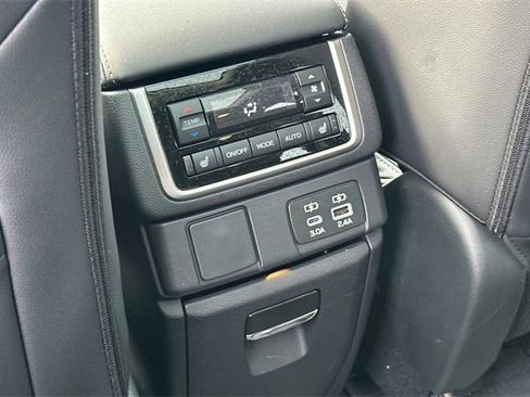 Certified 2025 Subaru Ascent Limited image 14