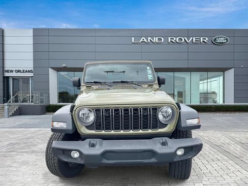 Used 2025 Jeep Wrangler Unlimited Sport AWD/4WD image 4