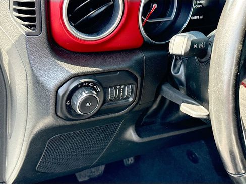 Used 2022 Jeep Wrangler Unlimited Rubicon w/ Steel Bumper Group AWD/4WD image 12