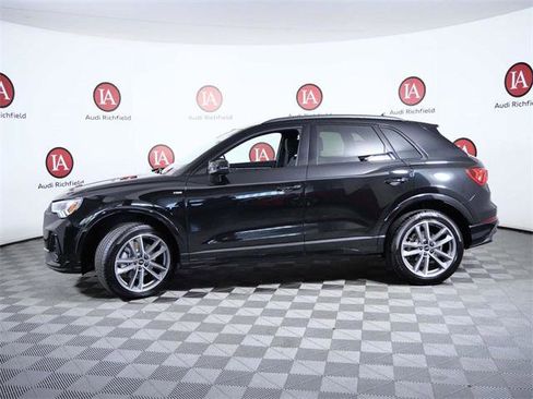 Certified 2025 Audi Q3 2.0T Premium w/ Convenience Package image 5