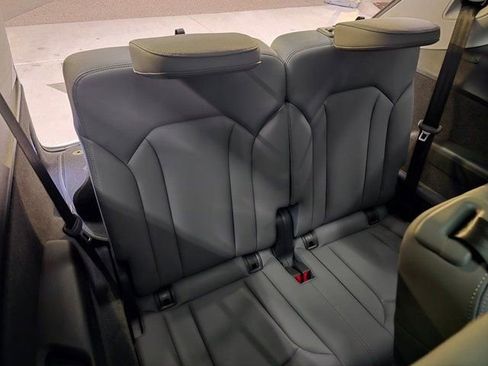 Used 2025 Audi Q7 3.0T Premium Plus image 34