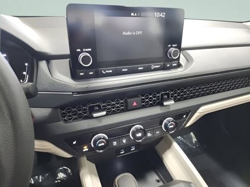 Used 2024 Honda Accord EX image 31