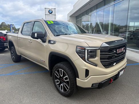 Used 2023 GMC Sierra 1500 AT4 w/ Technology Package AWD/4WD image 2