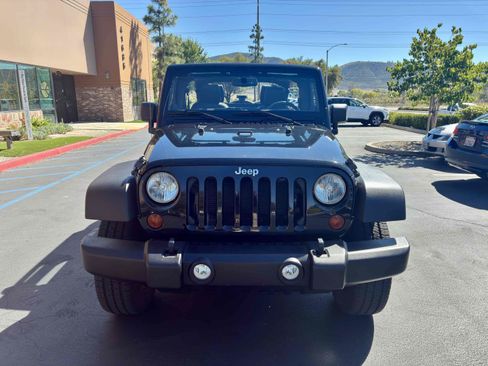 Used 2013 Jeep Wrangler Unlimited Sport AWD/4WD image 10