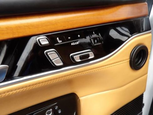 Used 2022 Jeep Grand Wagoneer Series III w/ Rear Seat Video Group 1 image 30