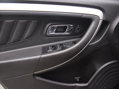 Used 2017 Ford Taurus SEL FWD image 20
