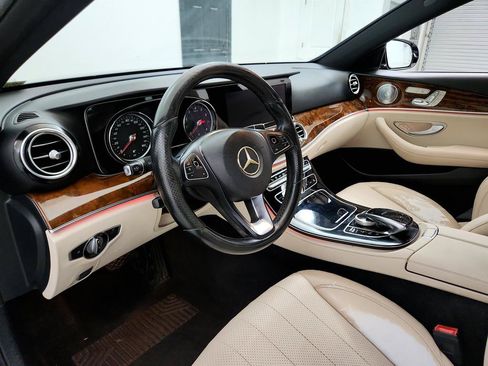 Used 2017 Mercedes-Benz E 300 4MATIC image 13