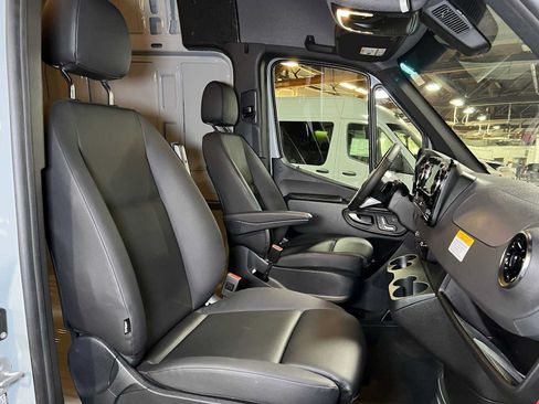 Used 2026 Mercedes-Benz Sprinter 2500 image 13
