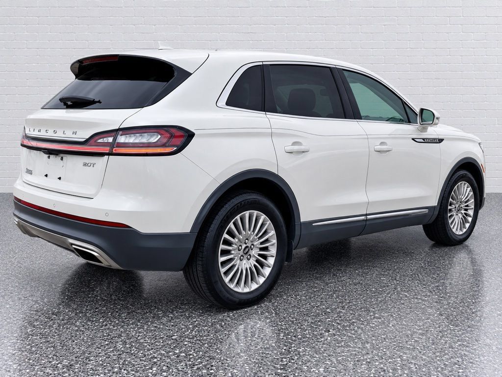 Used 2020 Lincoln Nautilus FWD image 4