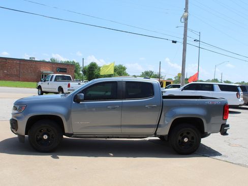 Used 2022 Chevrolet Colorado W/T AWD/4WD image 9