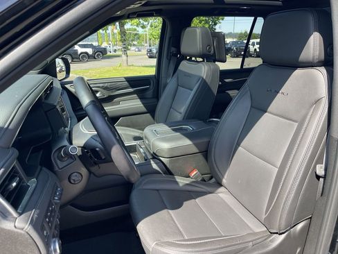 Used 2024 GMC Yukon Denali w/ Advanced Technology Package AWD/4WD image 20