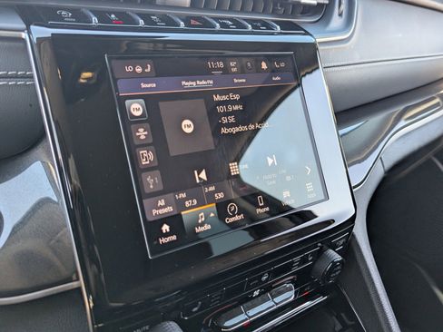 Used 2022 Jeep Grand Cherokee Laredo w/ Luxury Tech Group I image 27