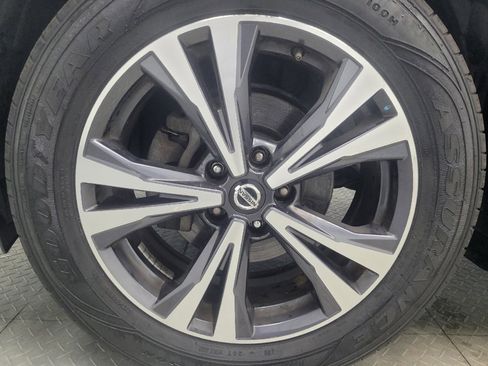 Used 2018 Nissan Rogue SL w/ Premium Package AWD/4WD image 31