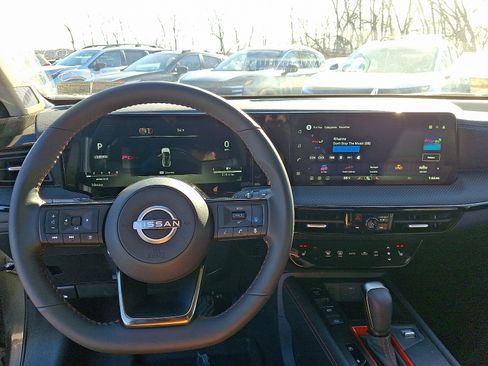 New 2026 Nissan Kicks SR w/ Cold Weather Package AWD/4WD image 2