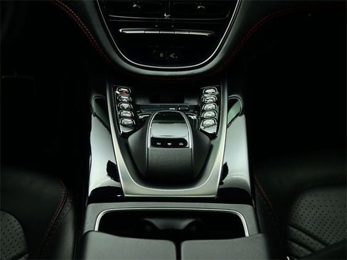 Used 2021 Aston Martin DBX image 5