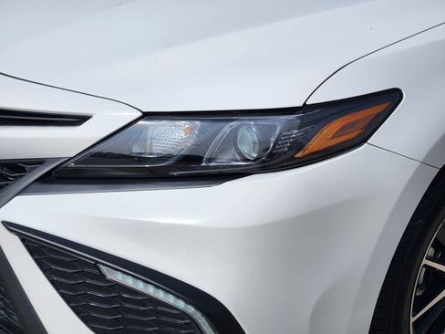 Used 2023 Toyota Camry SE FWD image 10