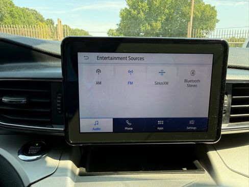 Used 2021 Ford Explorer XLT w/ Equipment Group 202A RWD image 37