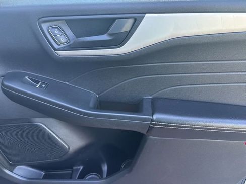 Used 2022 Ford Escape SE FWD image 38