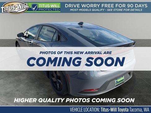 Used 2025 Toyota Prius LE FWD image 3