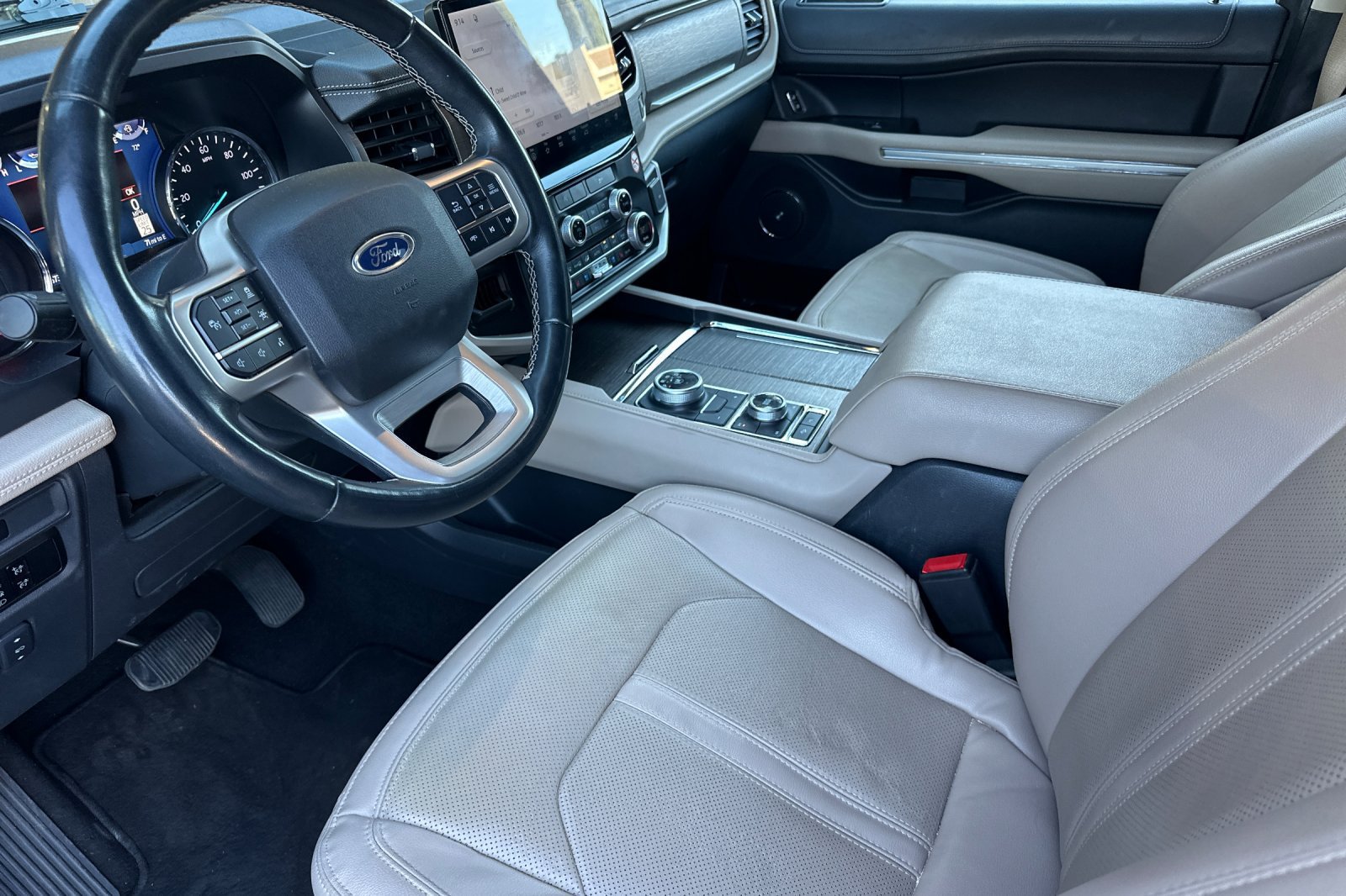 Used 2024 Ford Expedition Max Limited AWD/4WD image 9