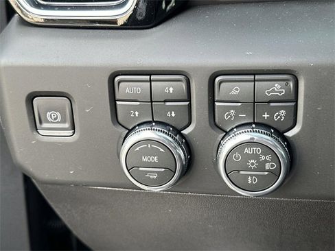 New 2026 GMC Sierra 2500 Denali w/ Denali Reserve Package image 17