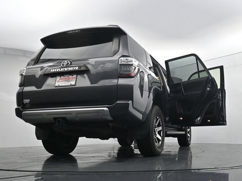 Used 2022 Toyota 4Runner TRD Off-Road Premium AWD/4WD image 44