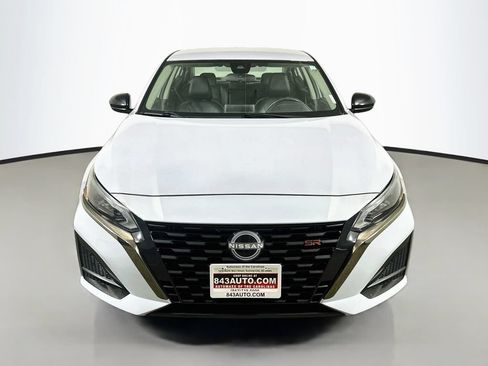 Used 2024 Nissan Altima 2.5 SR FWD image 2